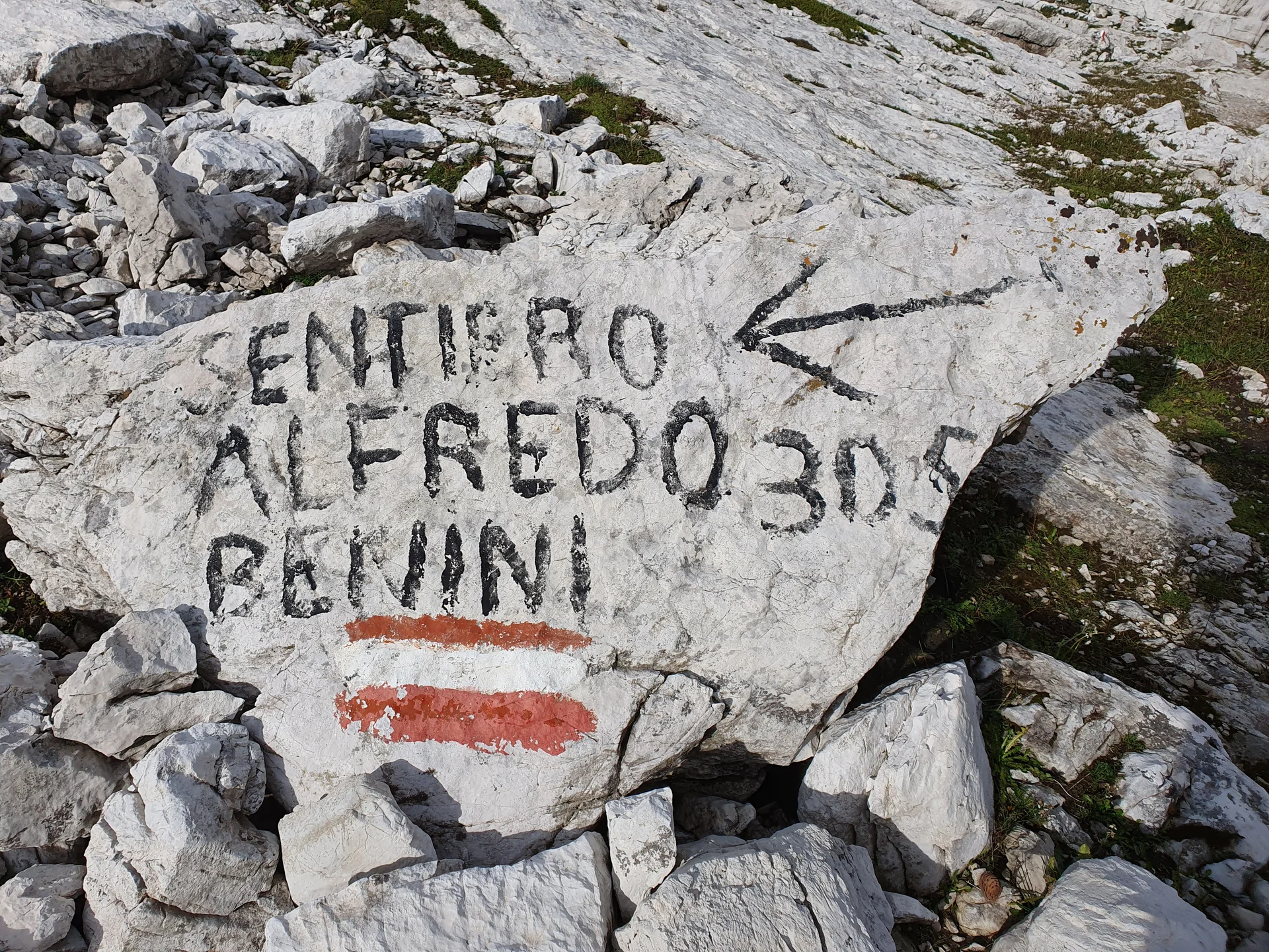 Wegweiser zum Sentiero Alfredo Benini | © Andreas Böttcher / DAV Mainz