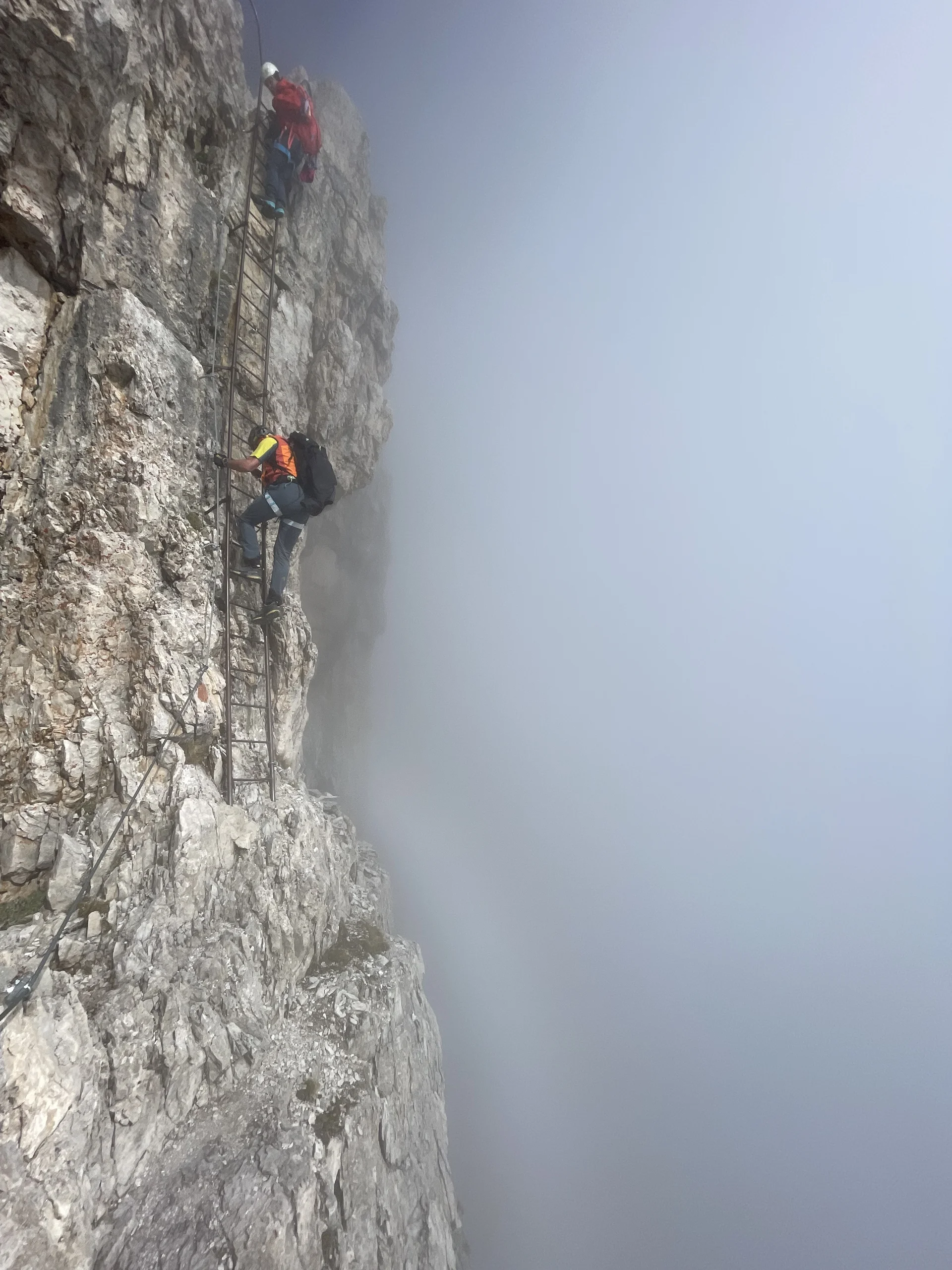 Sentiero Bocchette Alte - erste Leitern abwärts | © Dustin Rottmann / DAV Mainz