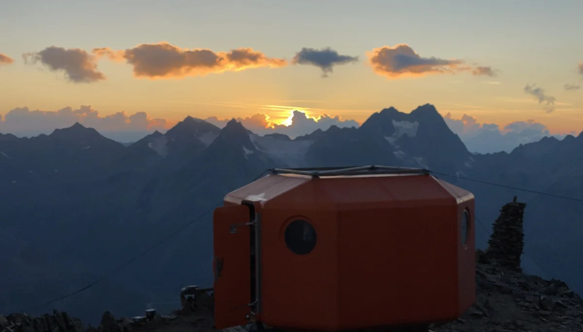 Sonnenuntergang vom Wassertalkogel mit Watzespitze | © Oliver Bischof