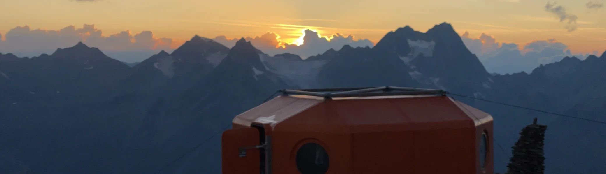 Sonnenuntergang vom Wassertalkogel mit Watzespitze | © Oliver Bischof