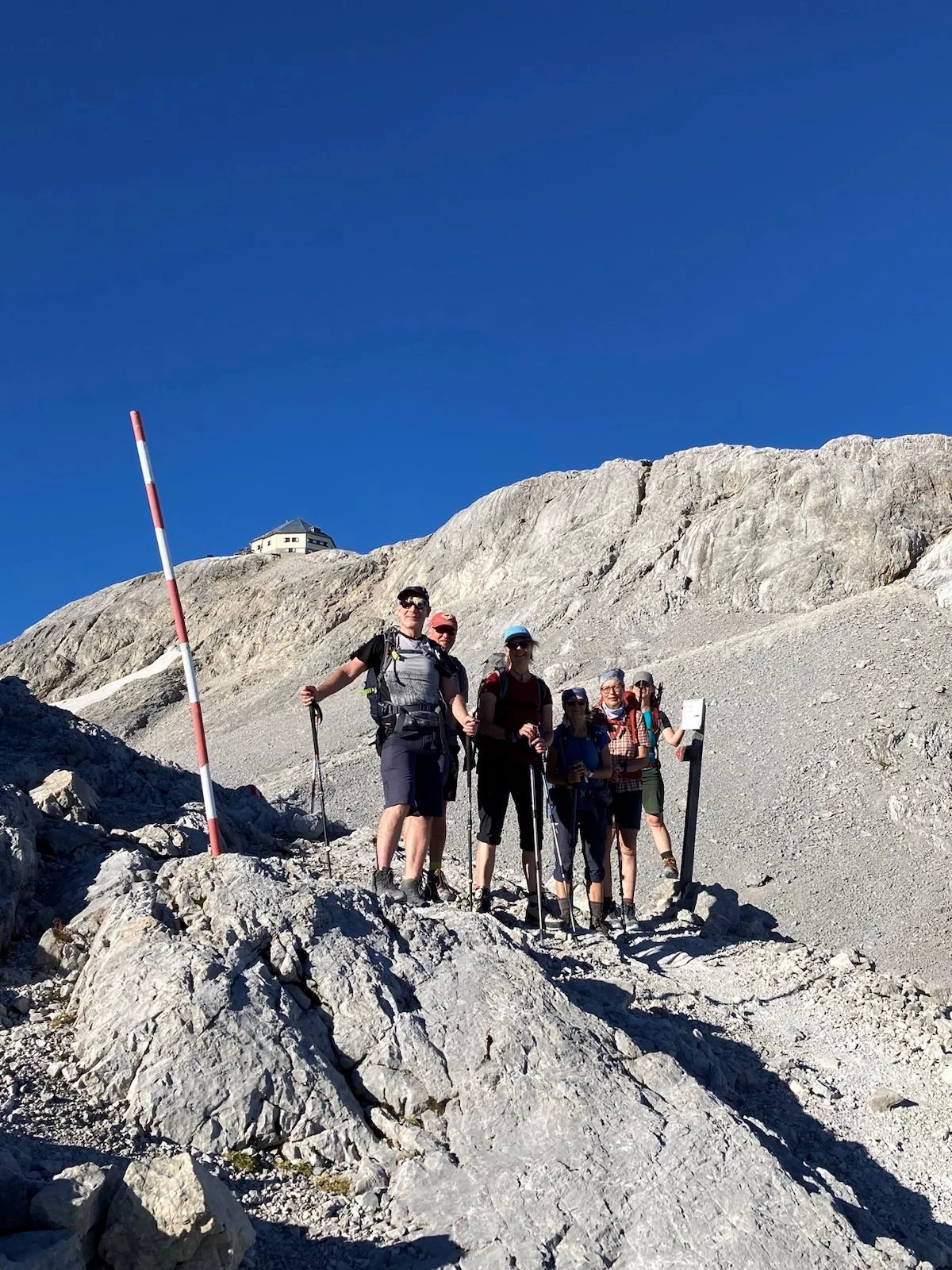 Unterhalb des Gipfels mit dem Matrashaus | © Gaby Sturny, Gitte Leicht, Ute und Eckhard Matzel, Uschi Ripplinger, Volker Teipel