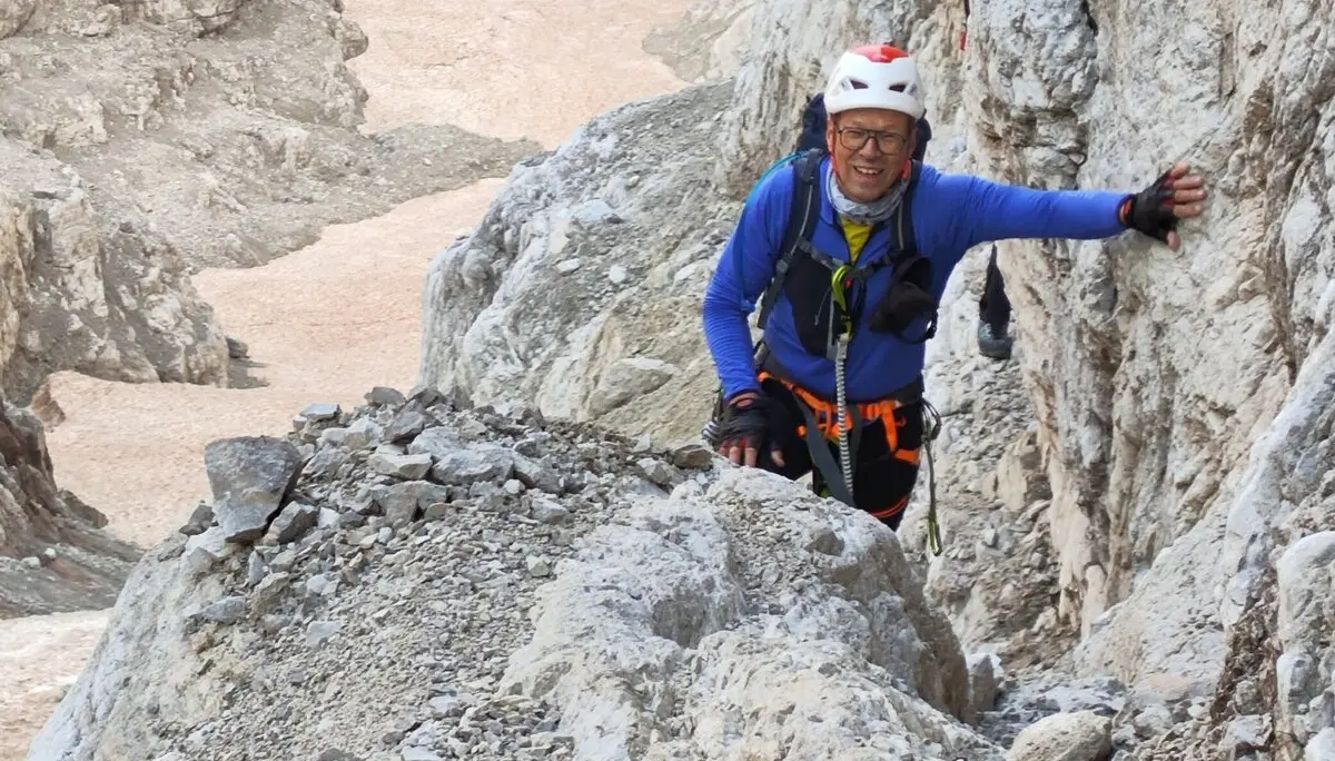 Unser stets gut gelaunter Tourenleiter Oliver im Aufstieg zur Tuckett-Scharte | © Erika Chaari  / DAV Mainz