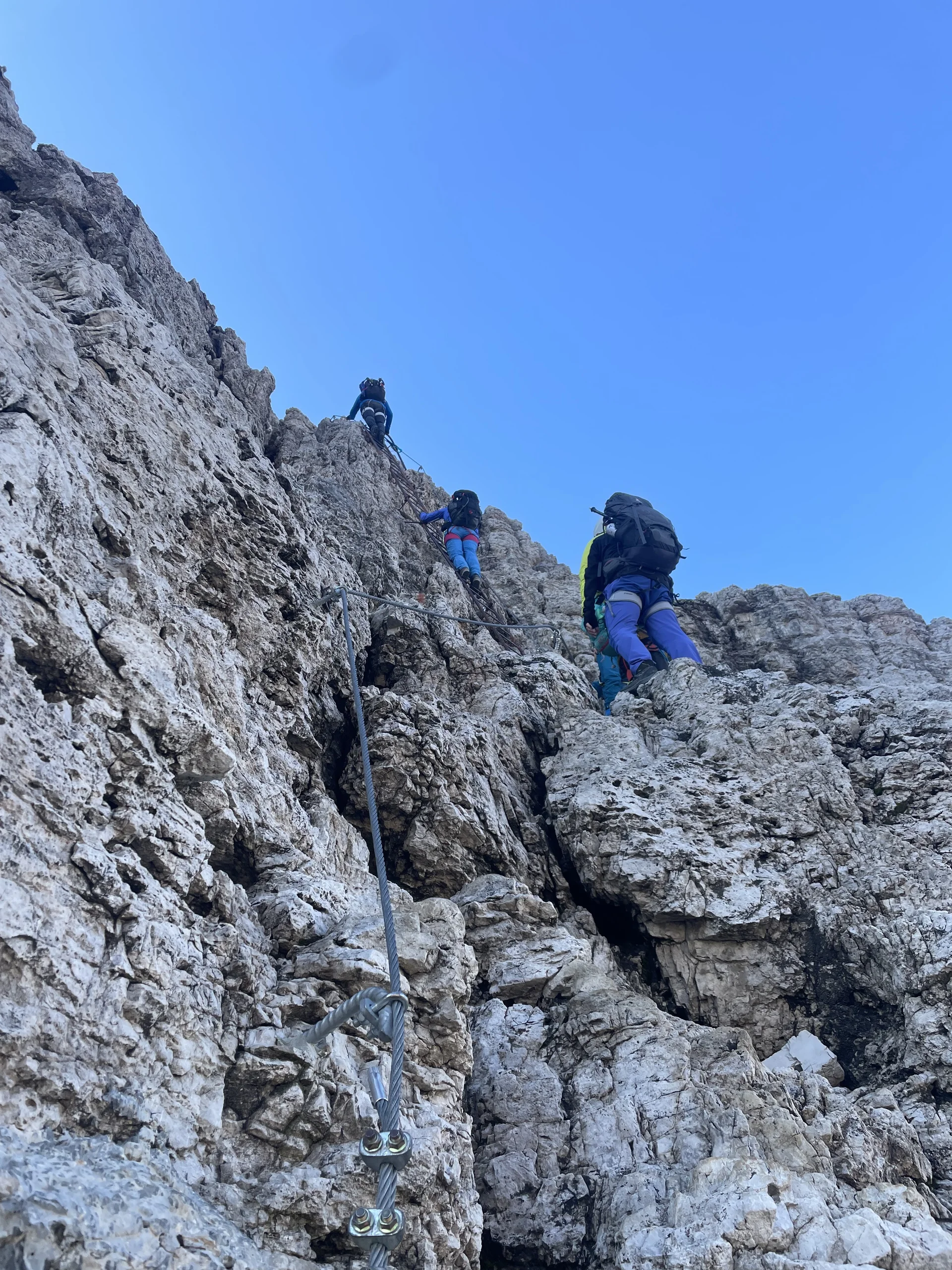 Sentiero Bocchette Alte - aufwärts durch ein Steilstück | © Dustin Rottmann / DAV Mainz