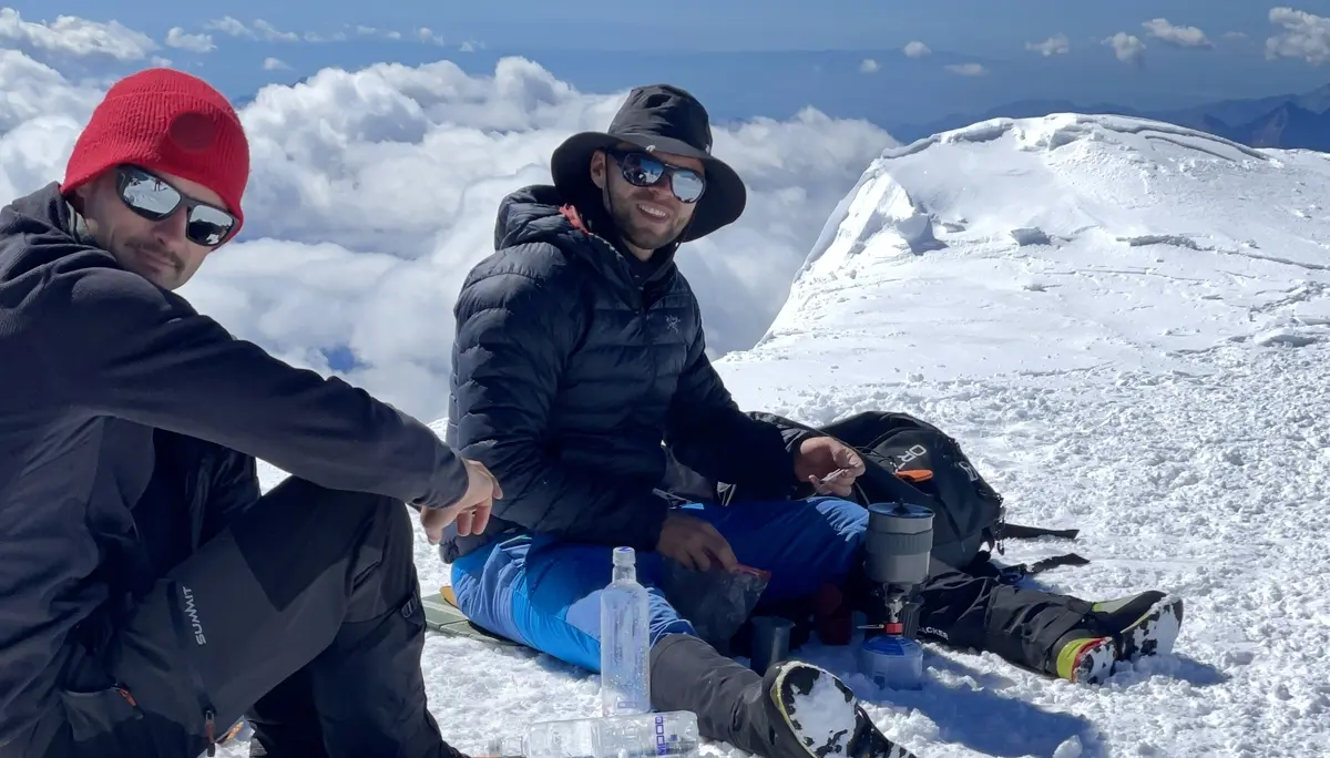 Dustins Kaffee auf der Punta Gnifetti | © DAV Mainz / Tourengruppe Monte Emilius und Monte Rosa (17.-23.08.2025)