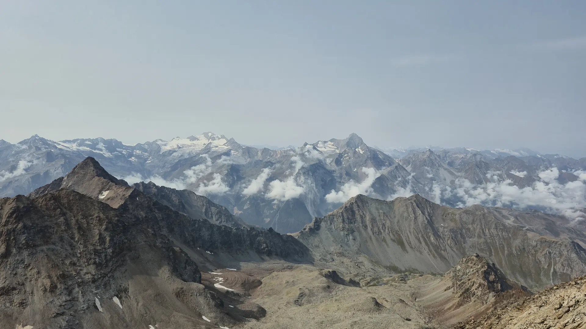Blick auf die 4000er im Wallis | © DAV Mainz / Tourengruppe Monte Emilius und Monte Rosa (17.-23.08.2025)