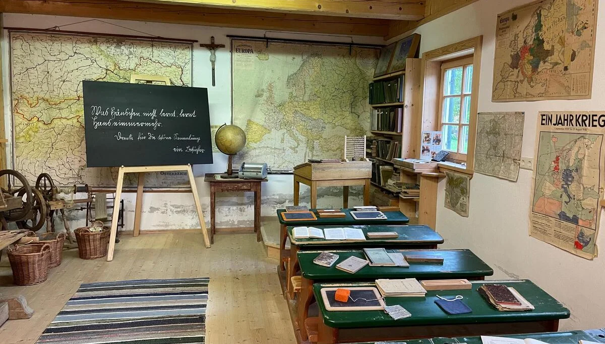 Heimatmuseum in Kienzen: Dorfschule | © DAV Mainz / Tourengruppe Tannheimer Tal (03.-07.09.2025)