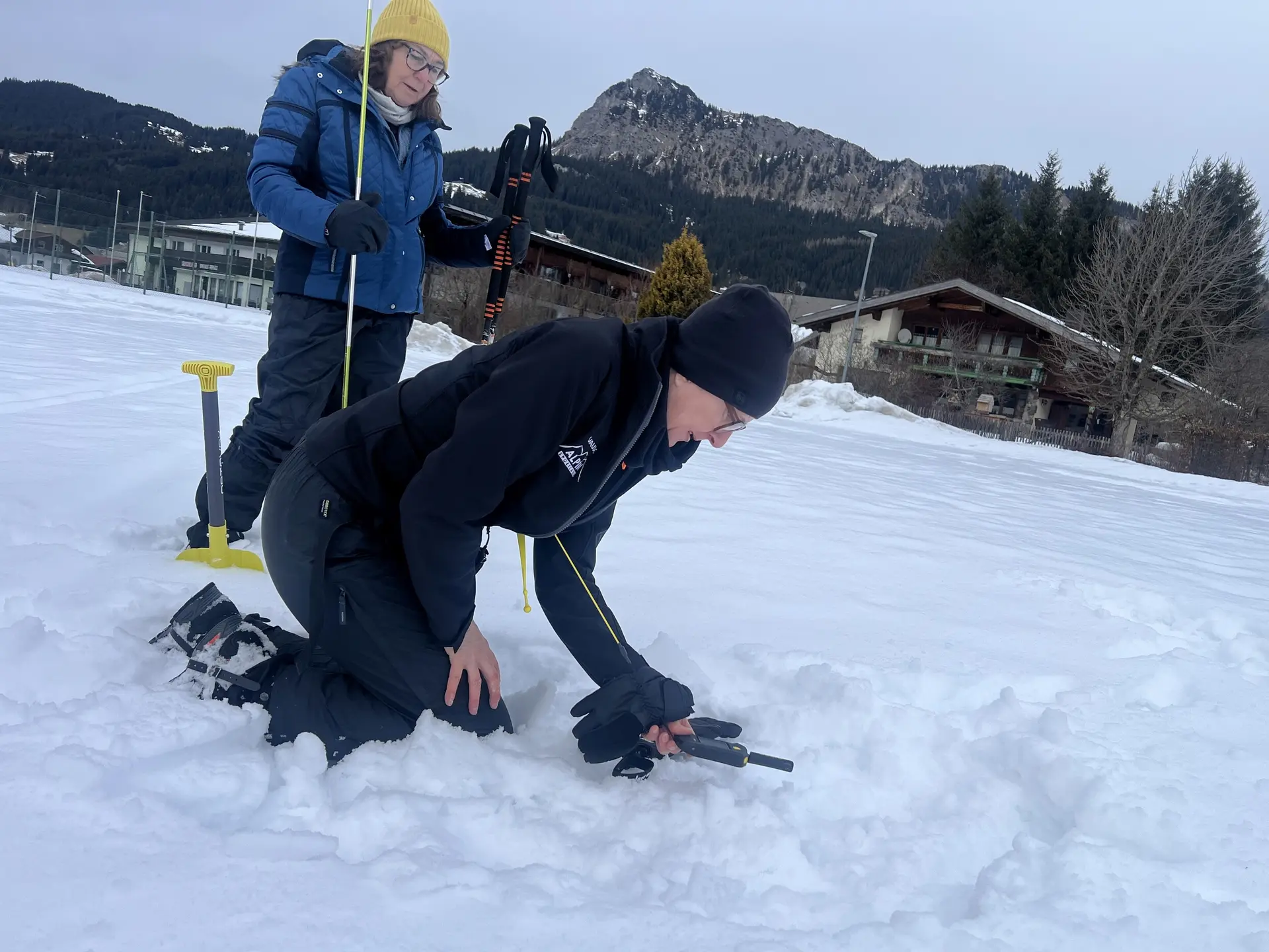 LVS-Übung - Nahbereichssuche | © DAV Mainz / Tourengruppe Schneeschuhtouren im Tannheimer Tal (04.-08.02.2026)
