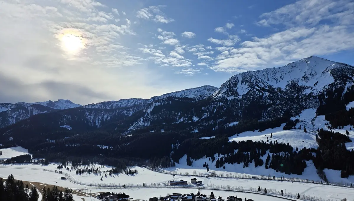 Blick über Zöblen | © DAV Mainz / Tourengruppe Schneeschuhtouren im Tannheimer Tal (04.-08.02.2026)