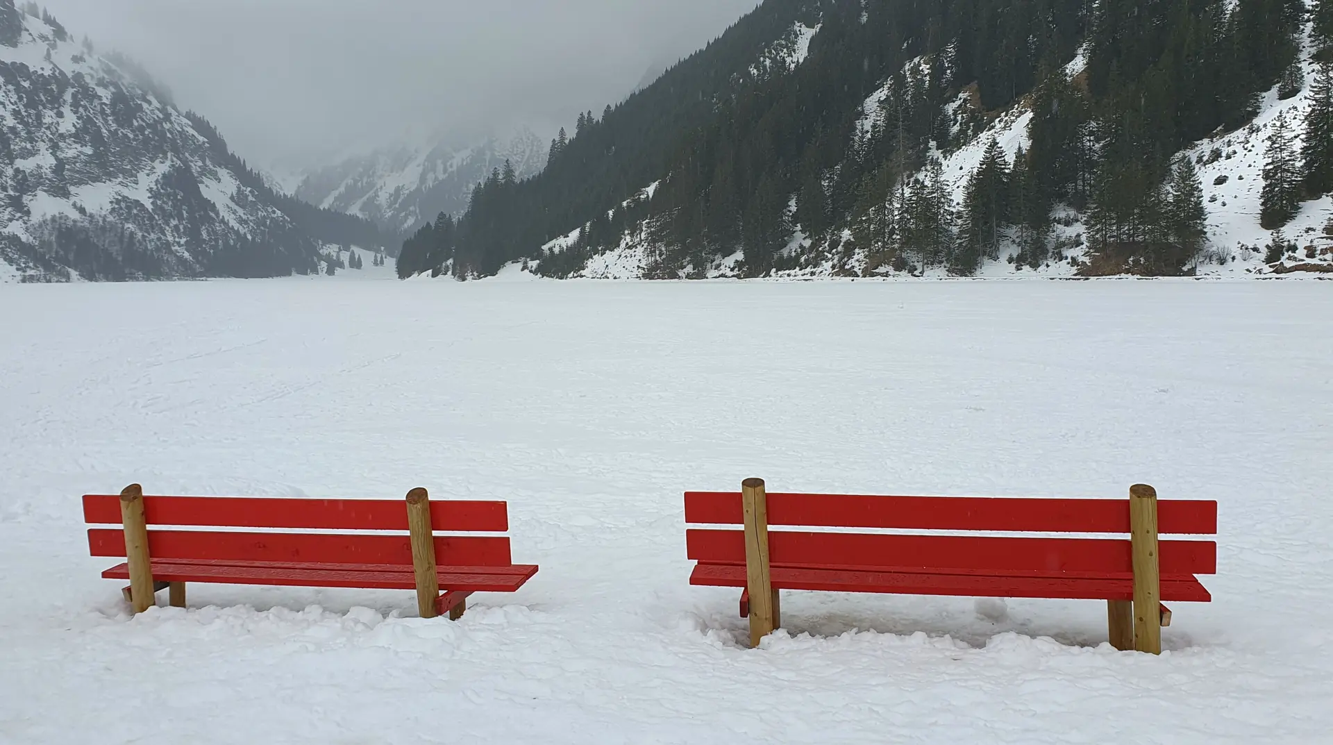 Vilsalpsee - zugefroren und schneebedeckt | © DAV Mainz / Tourengruppe Schneeschuhtouren im Tannheimer Tal (04.-08.02.2026)