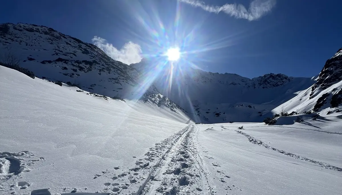Die Spur ins Winter-Wander-Glück | © DAV Mainz / Tourengruppe Schneeschuhtouren im Tannheimer Tal (04.-08.02.2026)