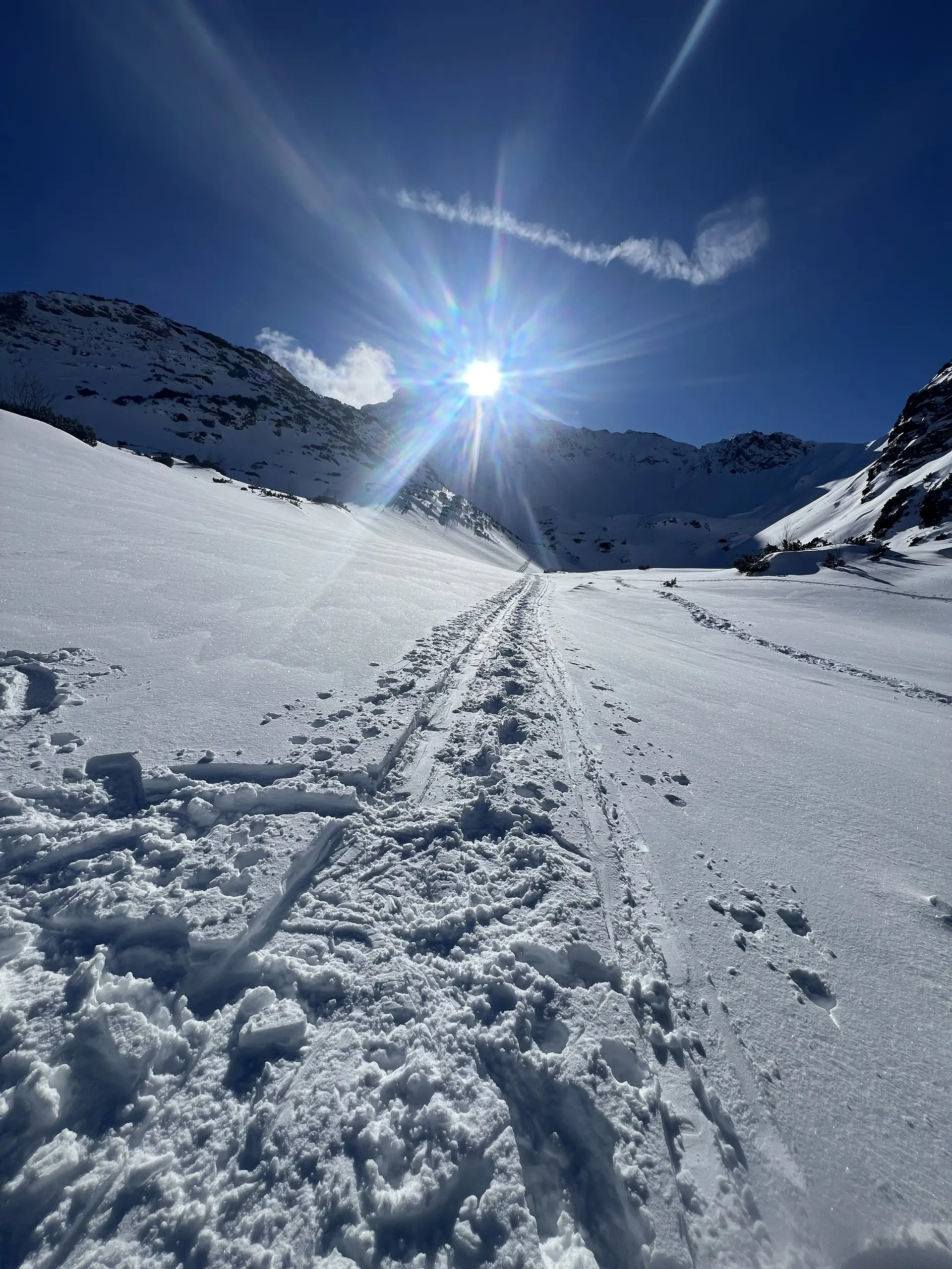 Die Spur ins Winter-Wander-Glück | © DAV Mainz / Tourengruppe Schneeschuhtouren im Tannheimer Tal (04.-08.02.2026)