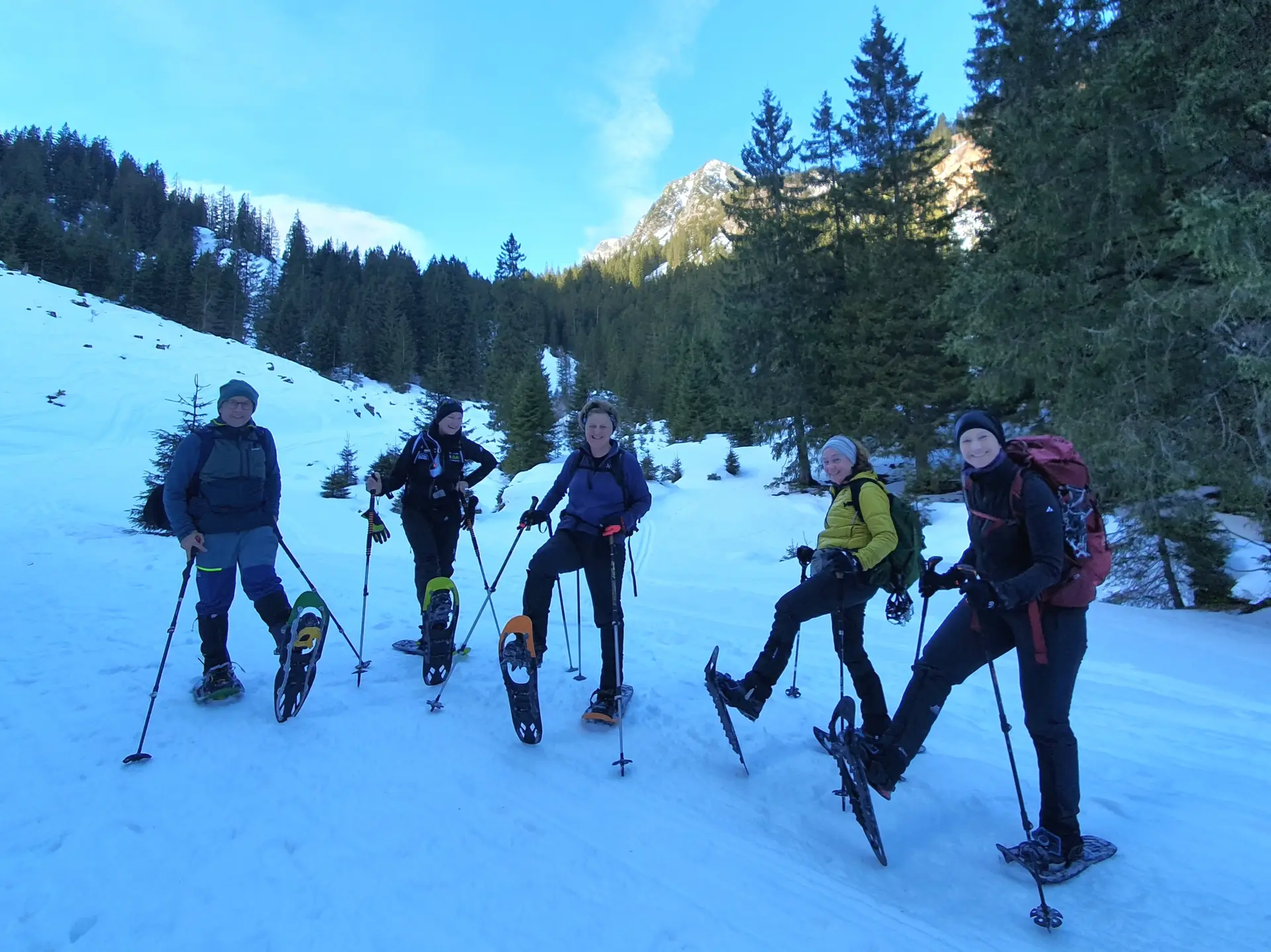 Schneeschuh-Ballett | © DAV Mainz / Tourengruppe Schneeschuhtouren im Tannheimer Tal (04.-08.02.2026)